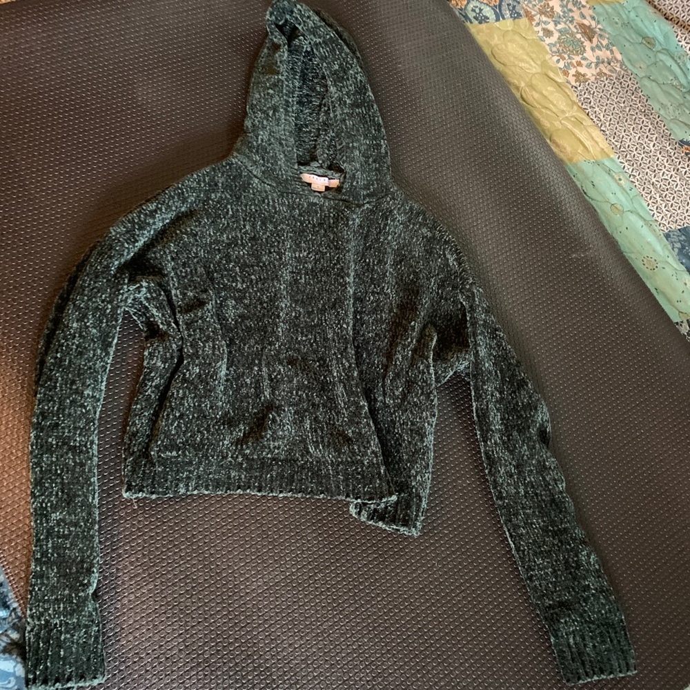 luxuriously soft cropped hooded sweater in green